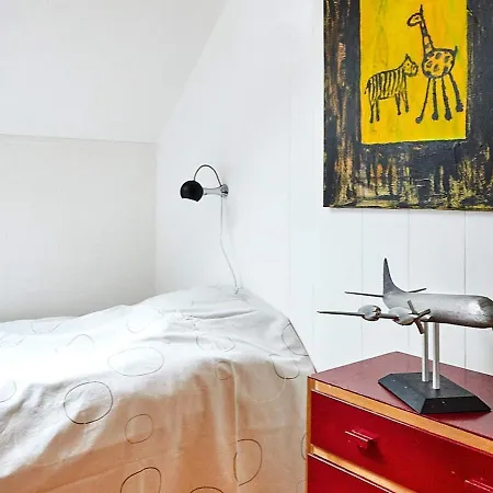 Seaside Serenity In Lumsays-by Traum